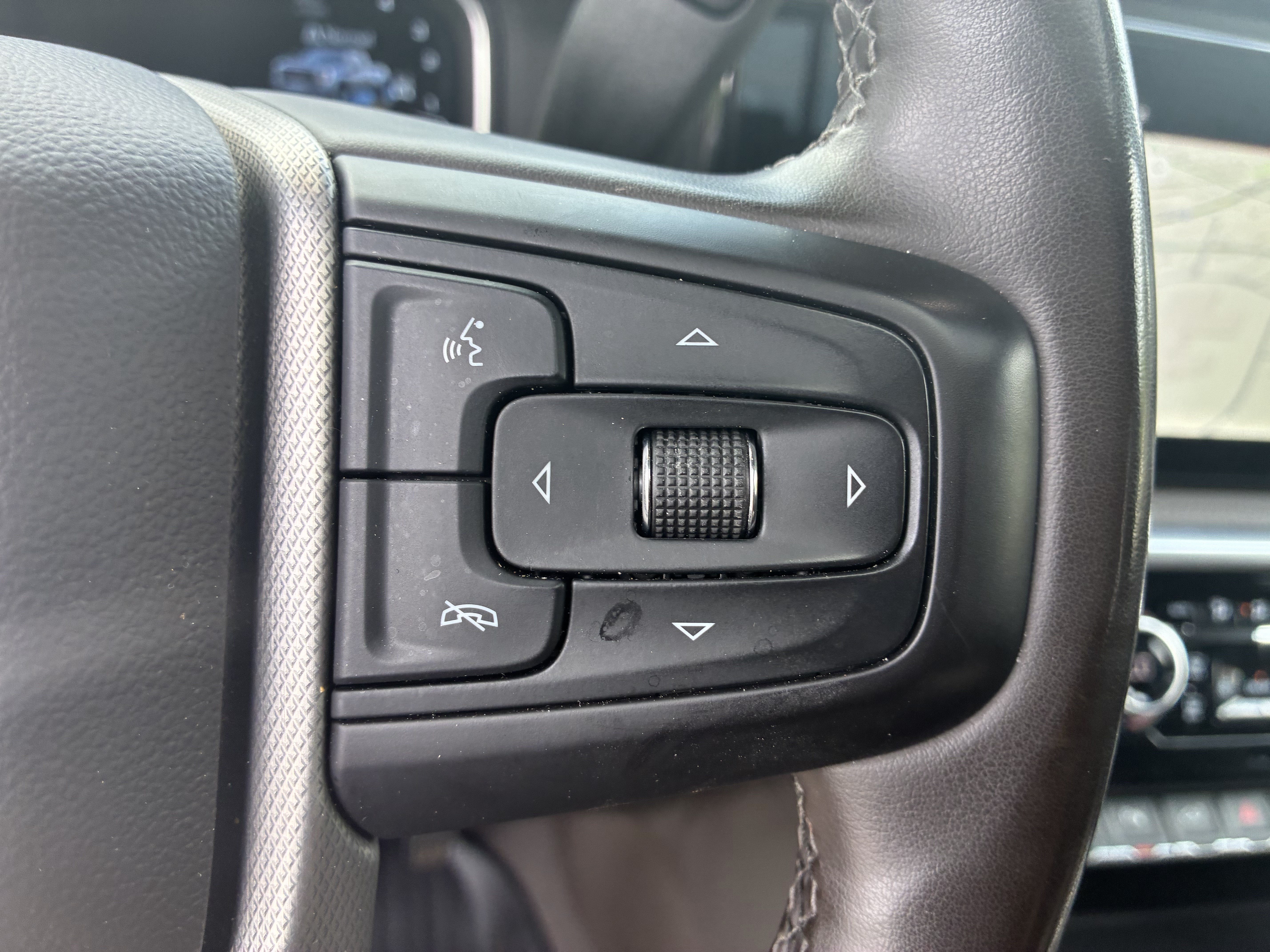Used 2024 GMC Sierra 3500 Denali w/ Technology Package AWD/4WD image 28