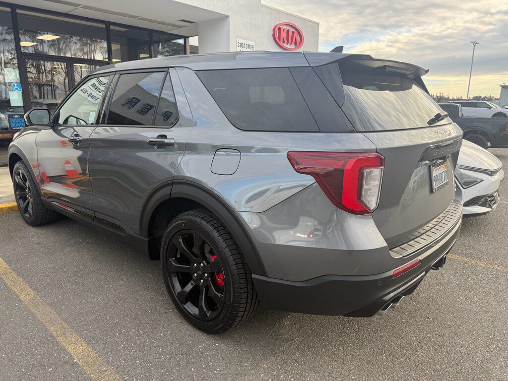 Used 2022 Ford Explorer ST w/ ST Street Pack AWD/4WD image 3