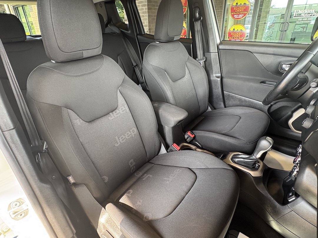 Used 2017 Jeep Renegade Latitude AWD/4WD image 26