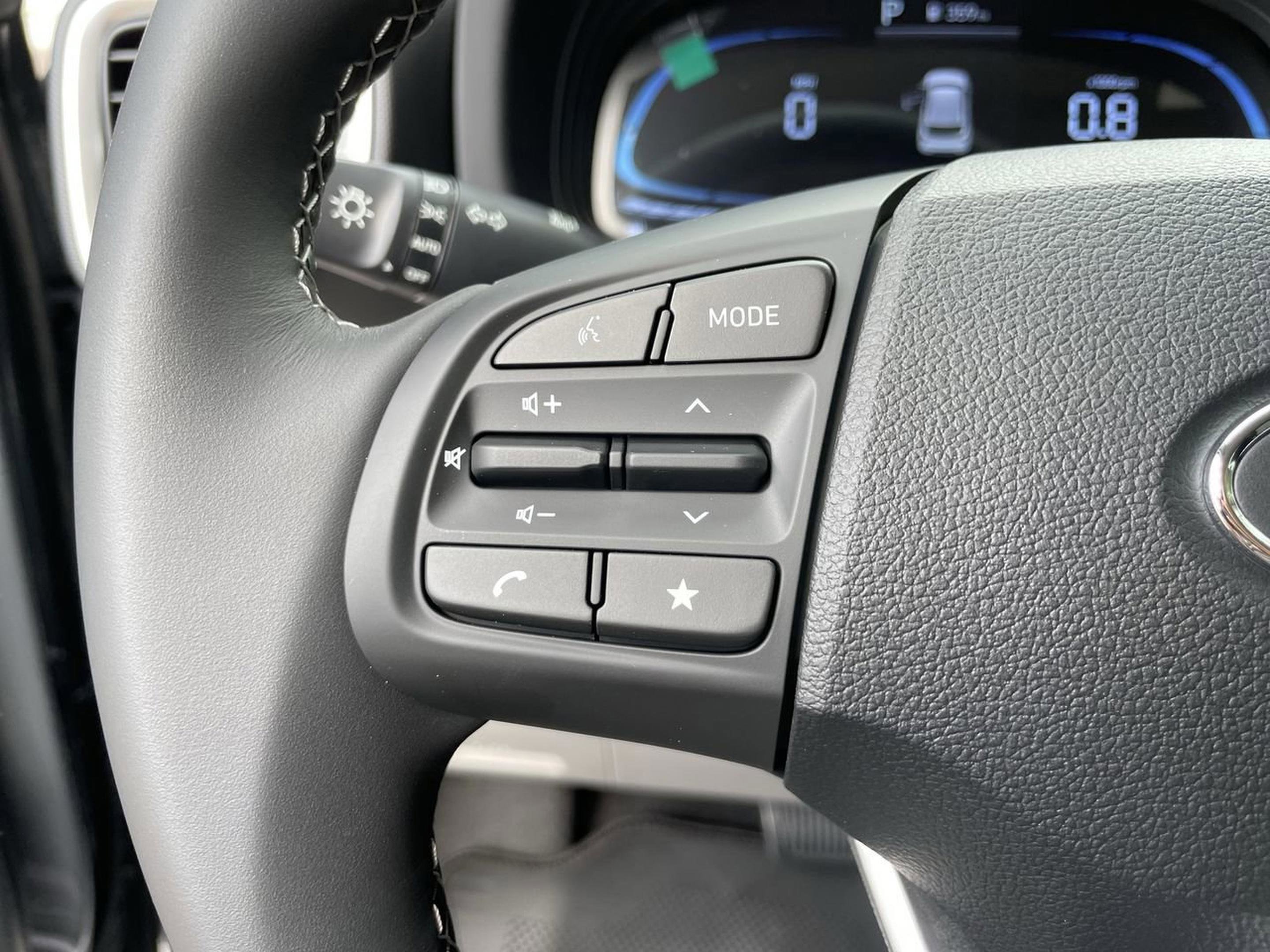 New 2026 Hyundai Venue SEL FWD image 13