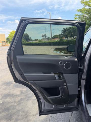 Used 2020 Land Rover Range Rover Sport HSE AWD/4WD image 19