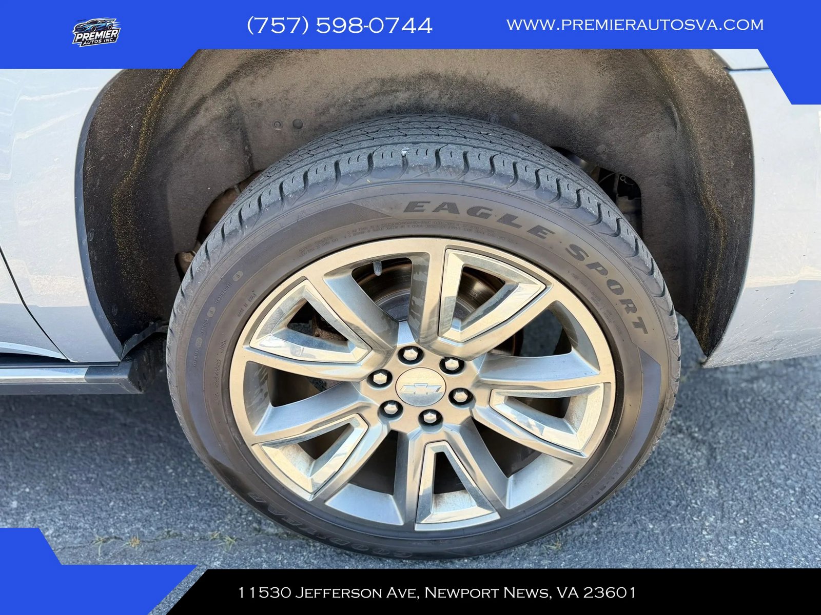Used 2015 Chevrolet Suburban LTZ AWD/4WD image 4