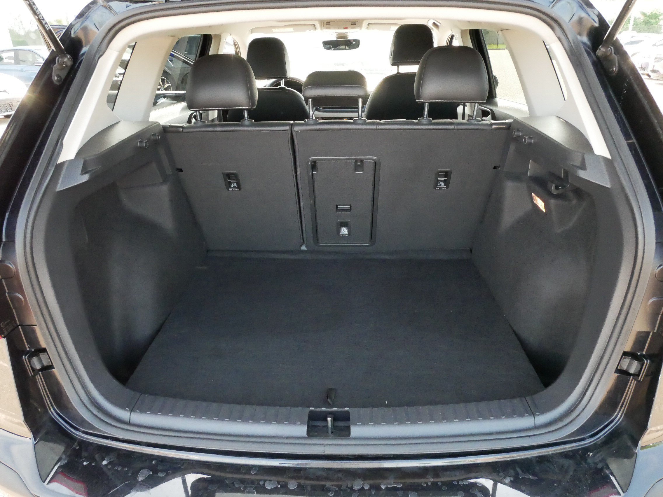 Certified 2023 Volkswagen Taos SE w/ Panoramic Sunroof Package AWD/4WD image 18
