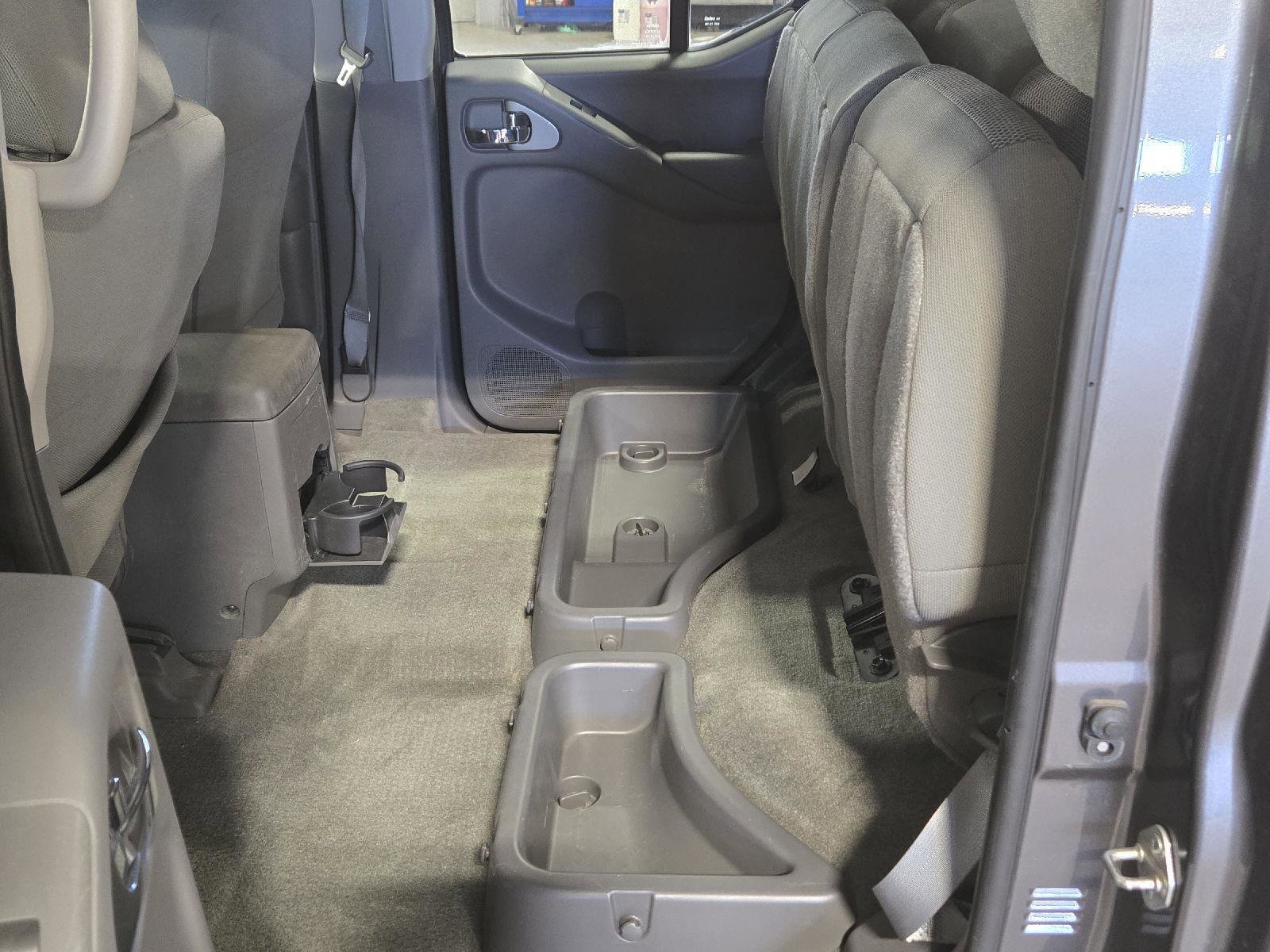 Used 2018 Nissan Frontier SV AWD/4WD image 32