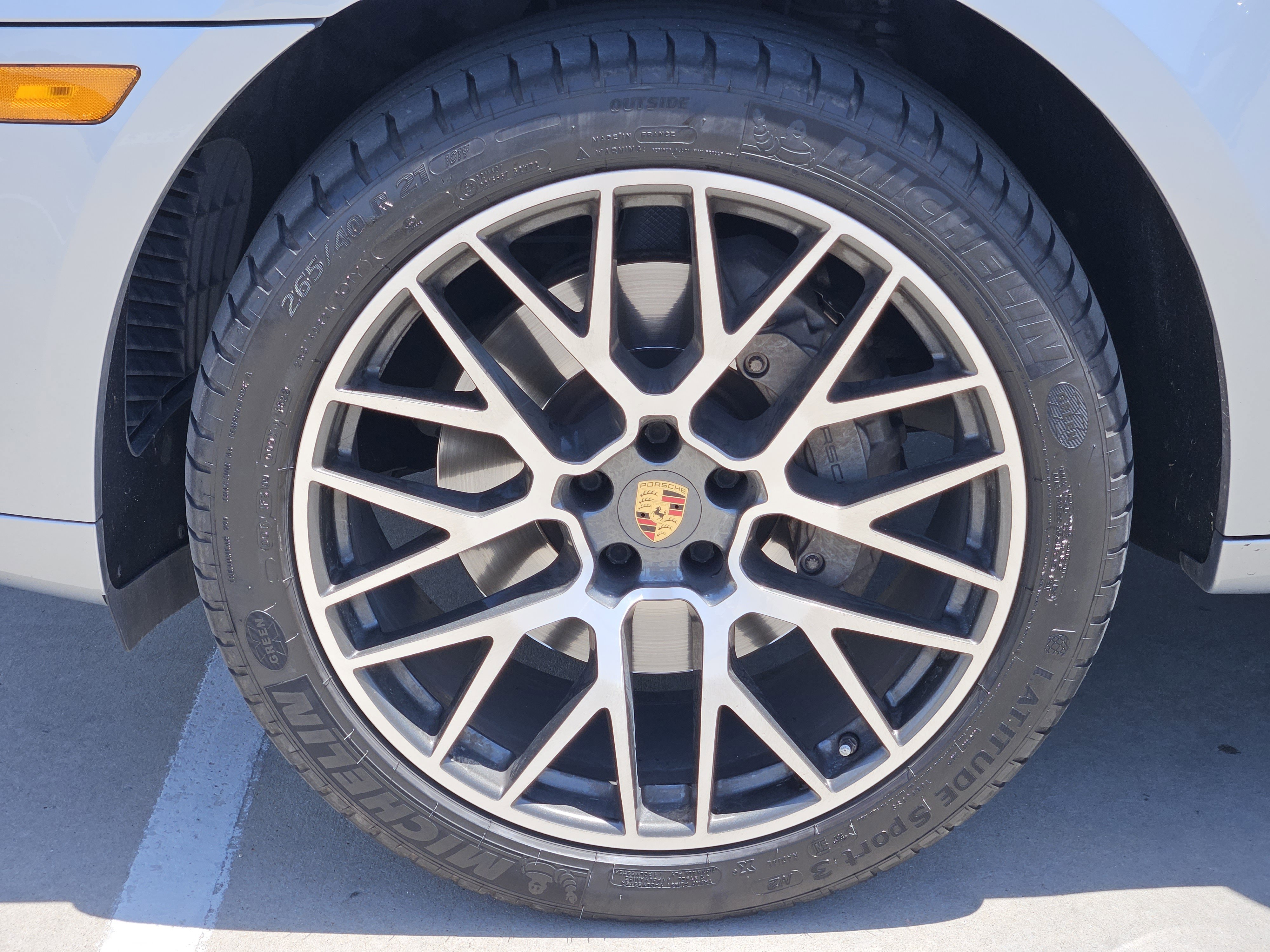 Certified 2020 Porsche Macan S AWD/4WD image 14