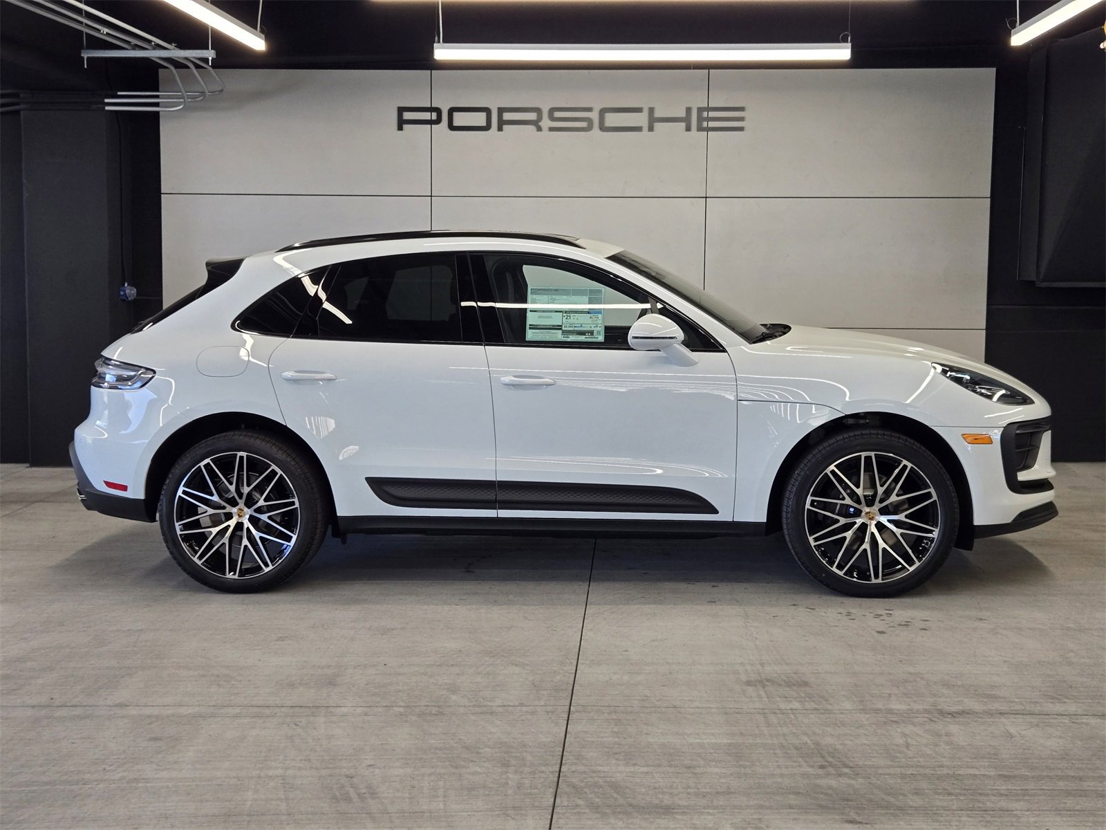 New 2025 Porsche Macan image 28