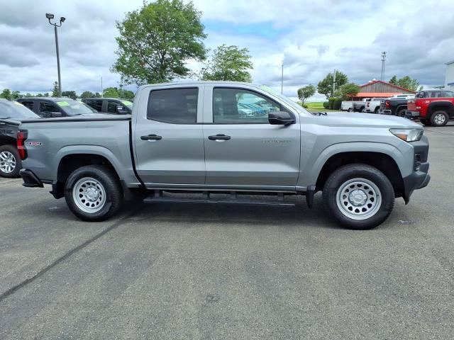 Used 2024 Chevrolet Colorado W/T AWD/4WD image 4