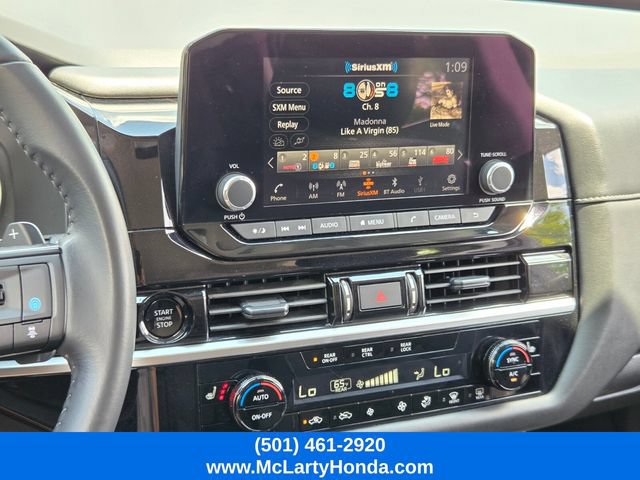 Used 2025 Nissan Pathfinder SV AWD/4WD image 22