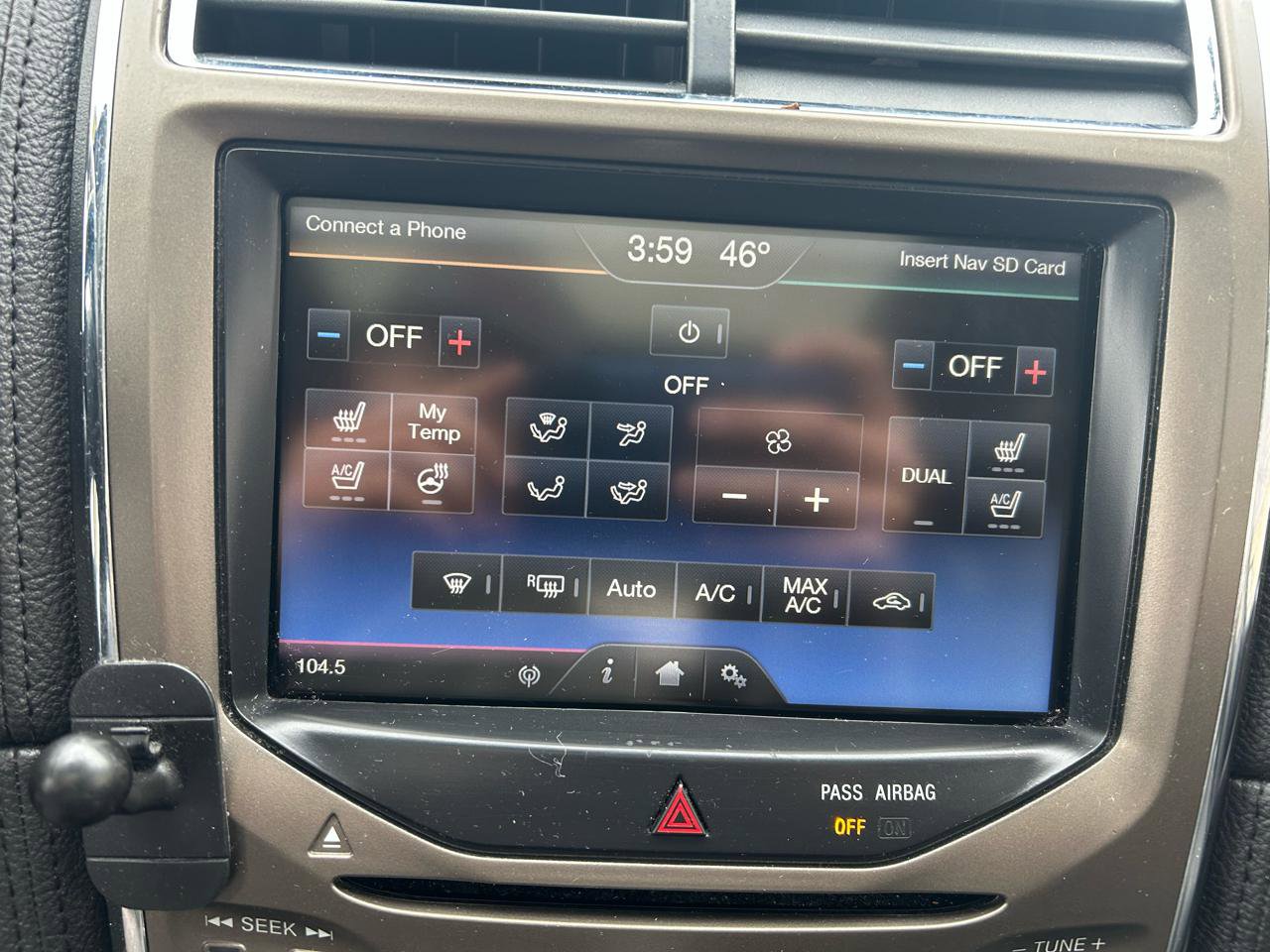 Used 2014 Lincoln MKX AWD w/ Equipment Group 101A image 25