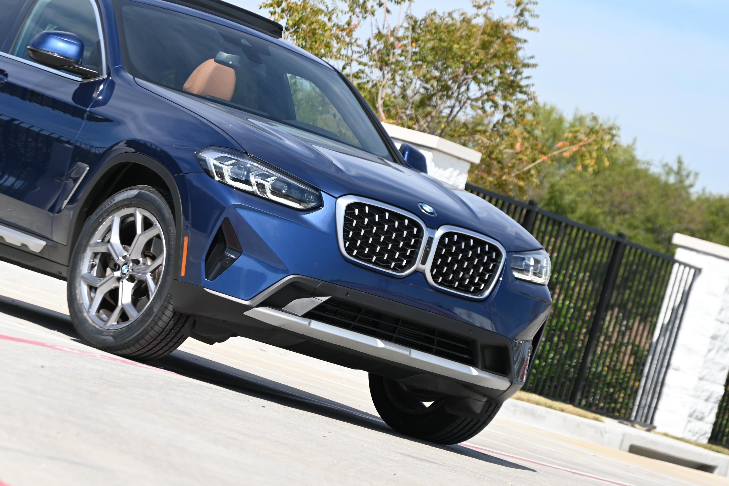Certified 2025 BMW X4 xDrive30i AWD/4WD image 39