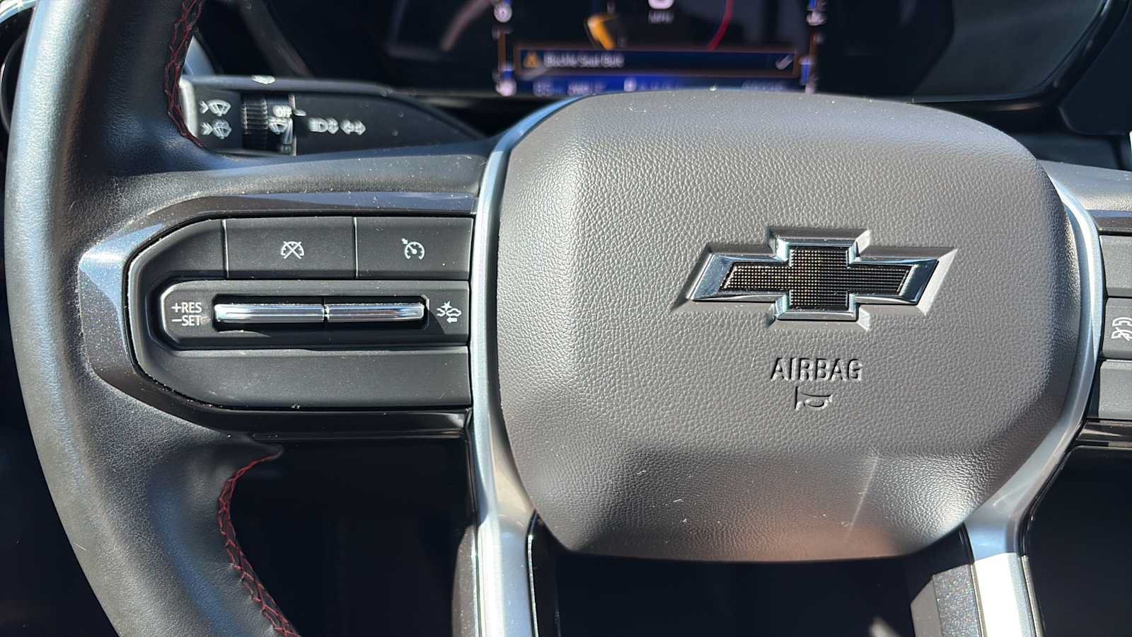 Used 2023 Chevrolet Colorado Z71 w/ Z71 Convenience Package 2 AWD/4WD image 9