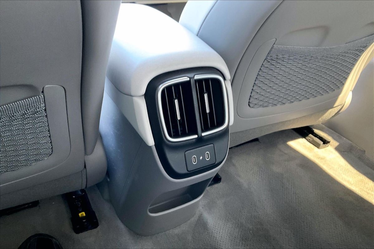 Used 2023 Hyundai Ioniq 6 SEL RWD image 32