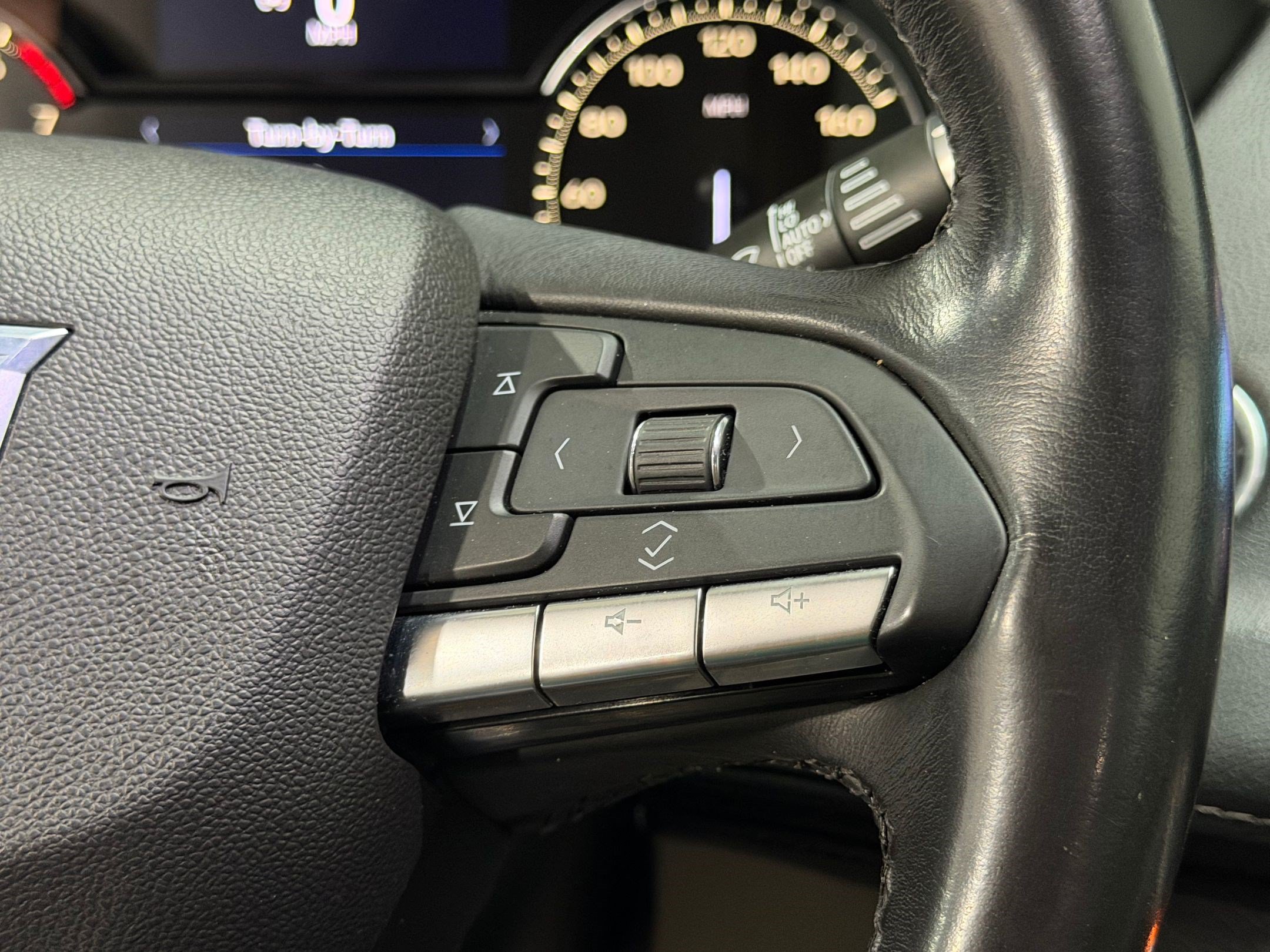 Used 2021 Cadillac XT4 Premium Luxury FWD image 12
