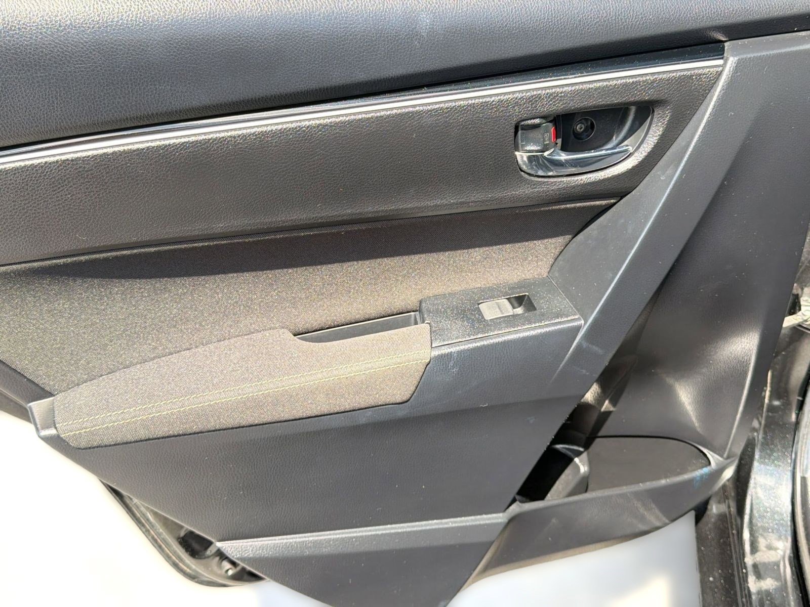 Used 2019 Toyota Corolla LE FWD image 28