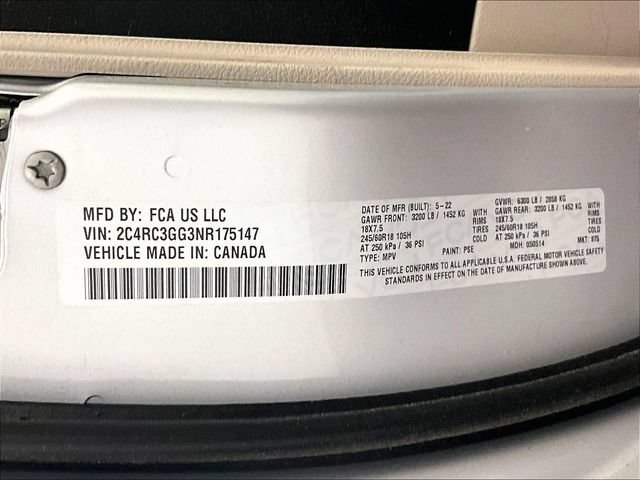 Used 2022 Chrysler Pacifica Limited AWD/4WD image 33