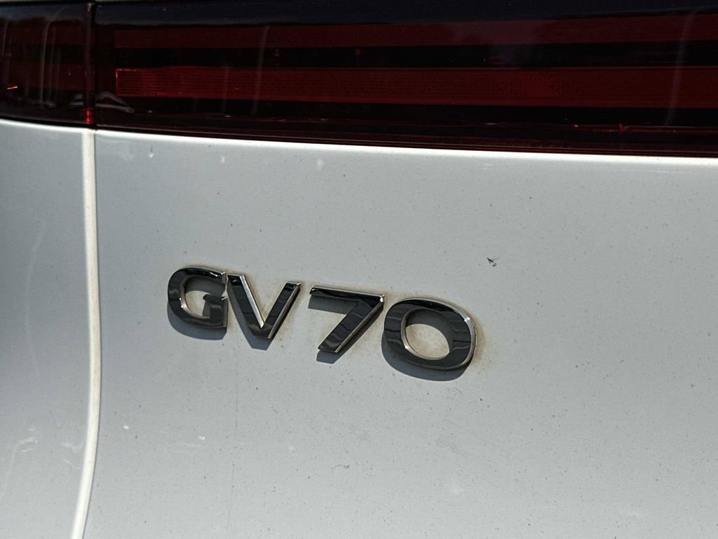 Used 2022 Genesis GV70 3.5T Sport w/ Sport Prestige Package AWD/4WD image 11