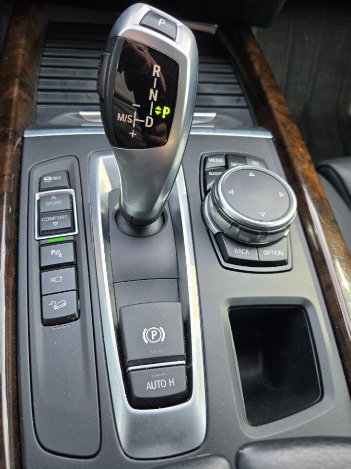 Used 2015 BMW X5 xDrive50i AWD/4WD image 32
