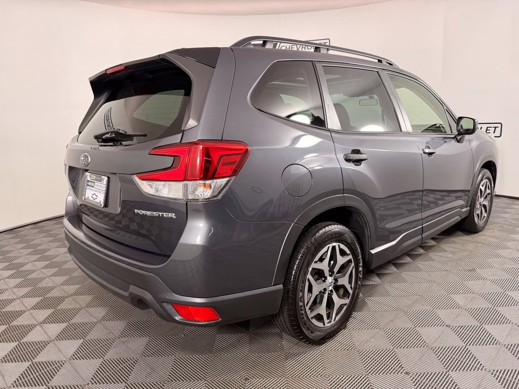 Used 2024 Subaru Forester Premium AWD/4WD image 6