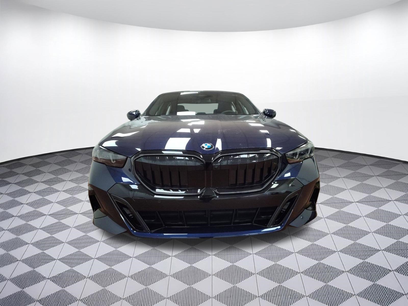 New 2026 BMW 530i xDrive w/ M Sport Package AWD/4WD image 5