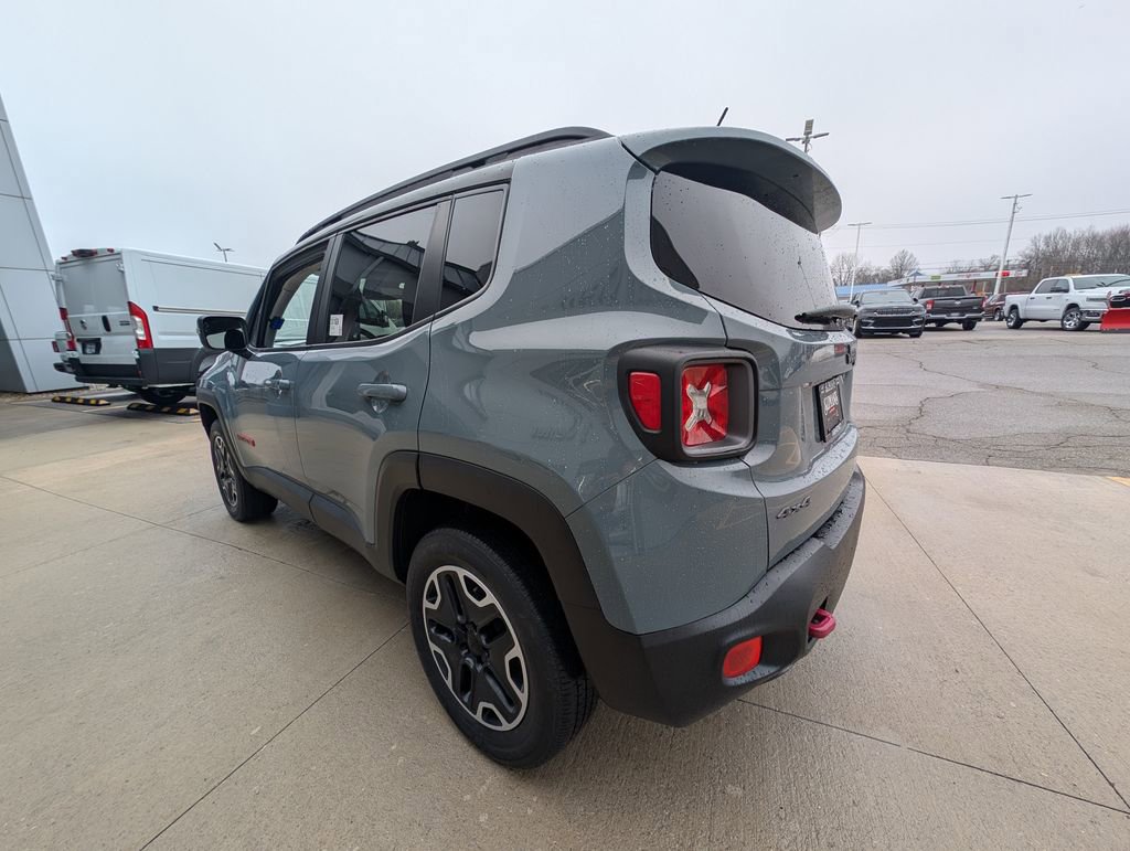 Used 2016 Jeep Renegade Trailhawk AWD/4WD image 6