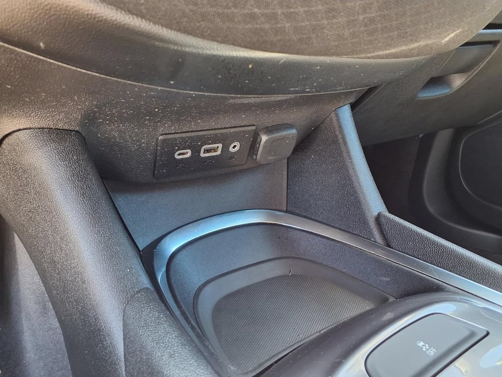 Used 2023 Chevrolet Malibu LT FWD image 21