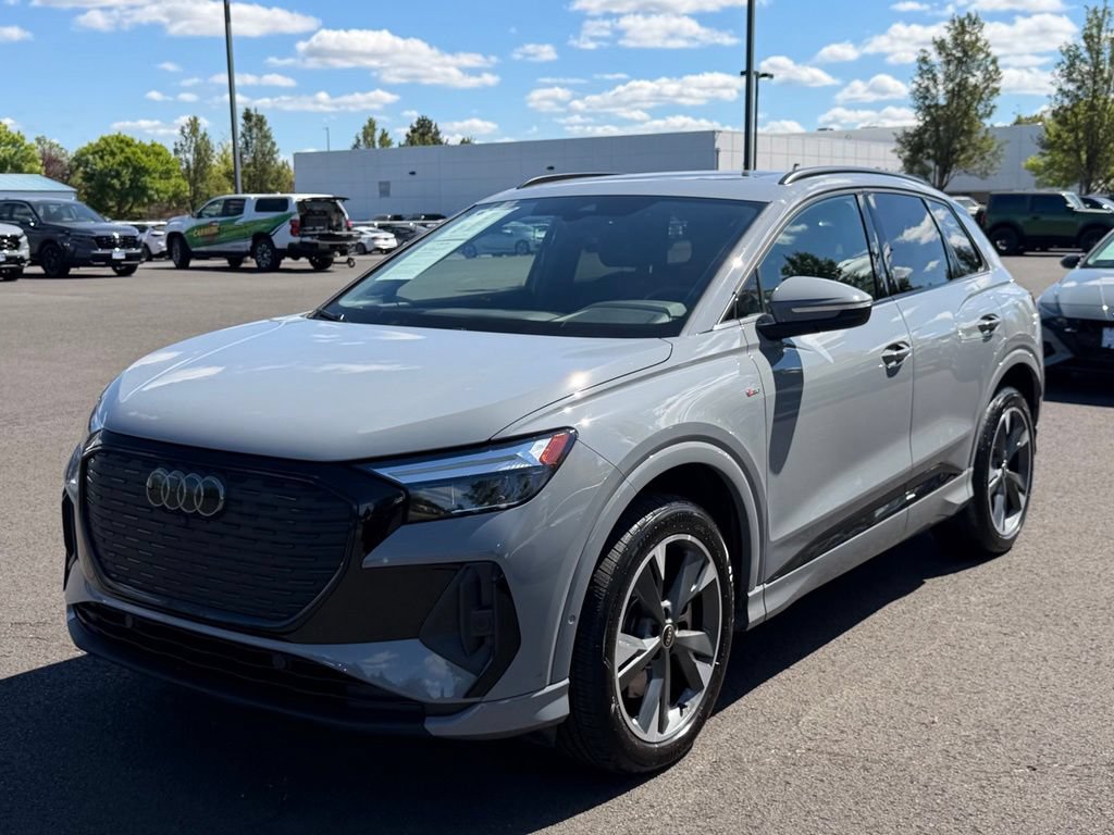 Used 2023 Audi Q4 e-tron Premium Plus w/ Premium Plus AWD/4WD image 4
