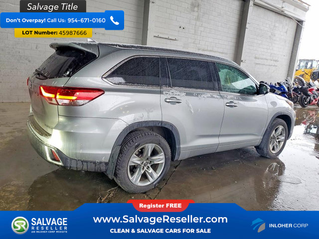 Used 2017 Toyota Highlander Limited AWD/4WD image 4