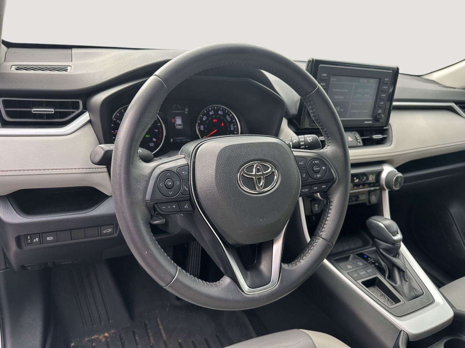 Certified 2020 Toyota RAV4 XLE Premium FWD image 10
