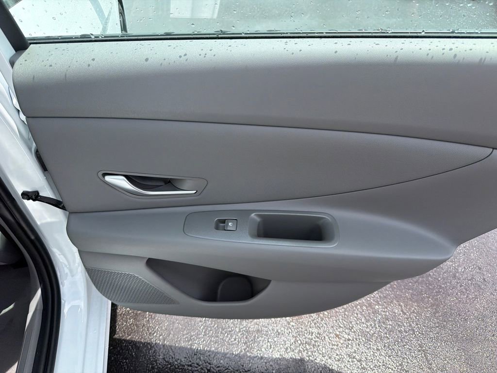 New 2026 Hyundai Elantra Sport FWD image 17