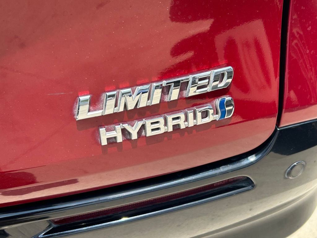 Used 2023 Toyota Sienna Limited FWD image 13