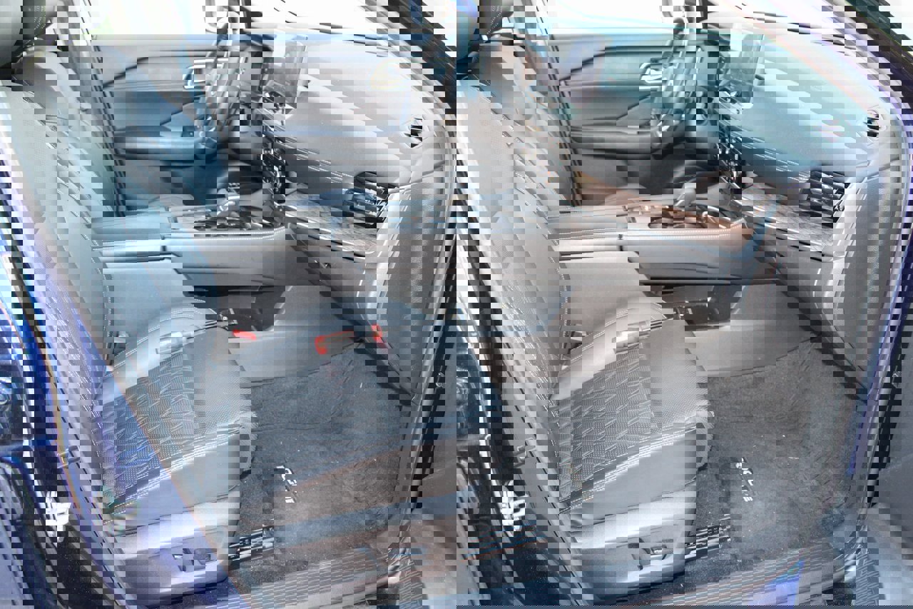 Used 2024 Nissan Rogue Platinum image 17