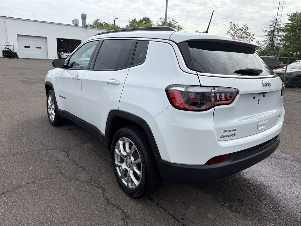Used 2023 Jeep Compass Latitude AWD/4WD image 3