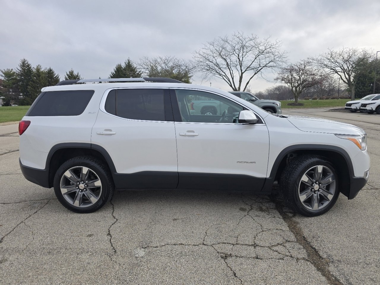 Used 2019 GMC Acadia SLT w/ LPO, Floor Liner Package image 21