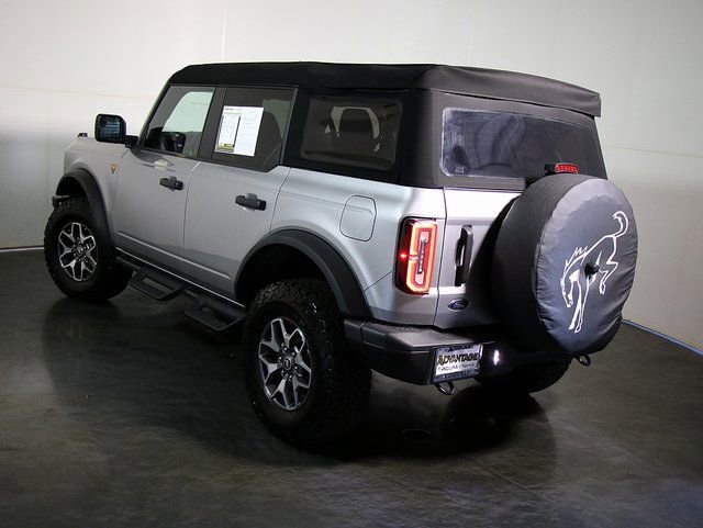 Used 2024 Ford Bronco Badlands image 2