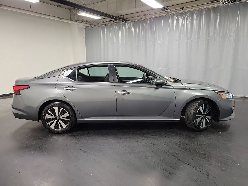 Used 2022 Nissan Altima 2.5 SV image 9