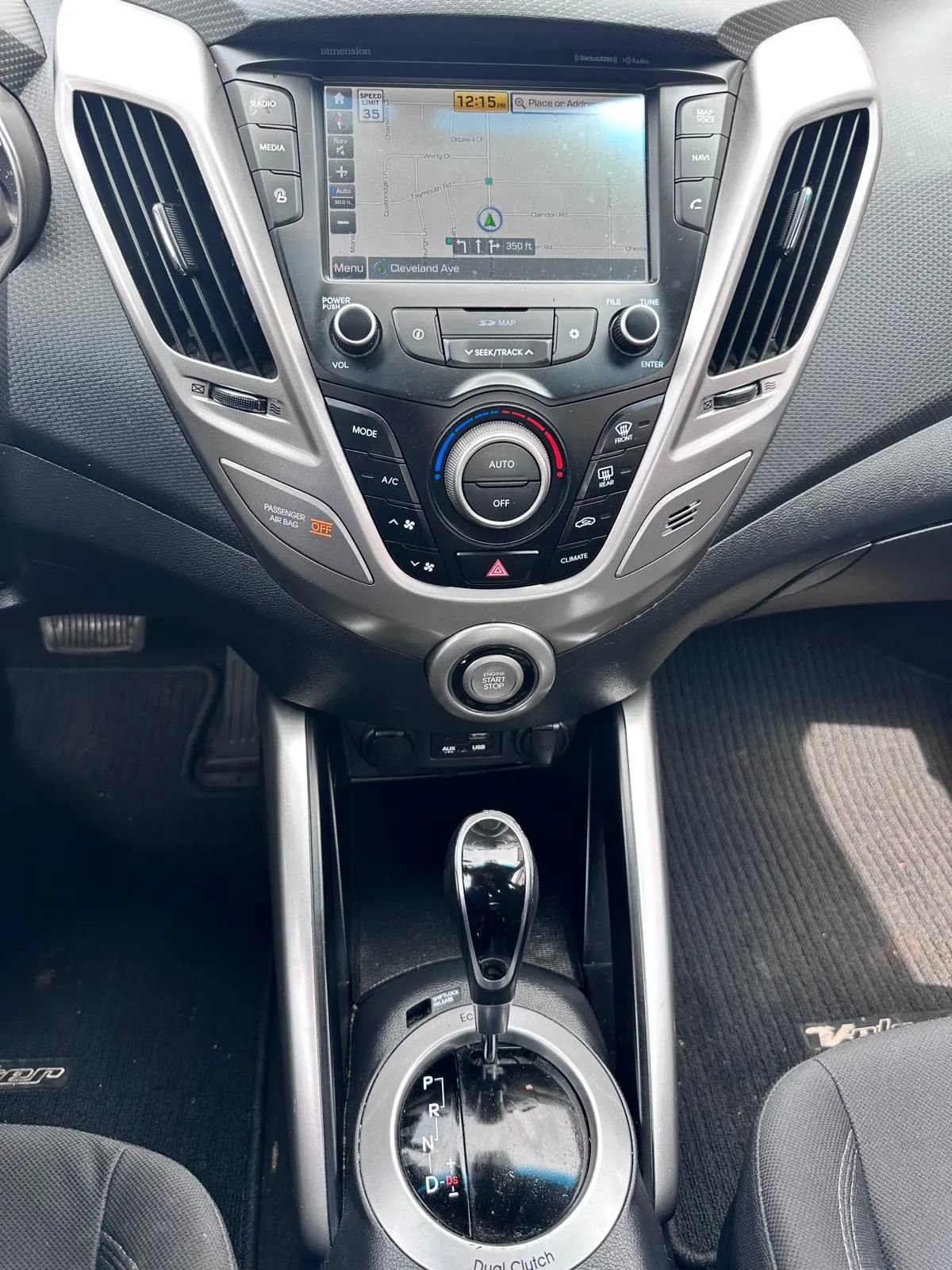 Used 2017 Hyundai Veloster Value Edition FWD image 17