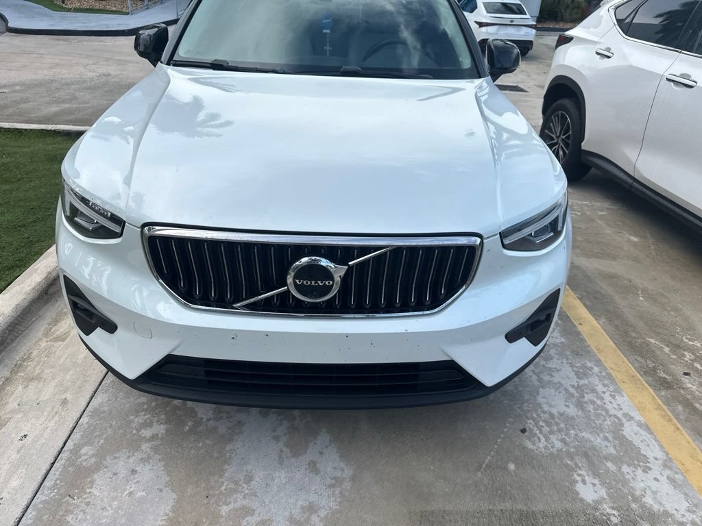 Used 2023 Volvo XC40 B5 Plus w/ Driver Assist Package AWD/4WD image 9