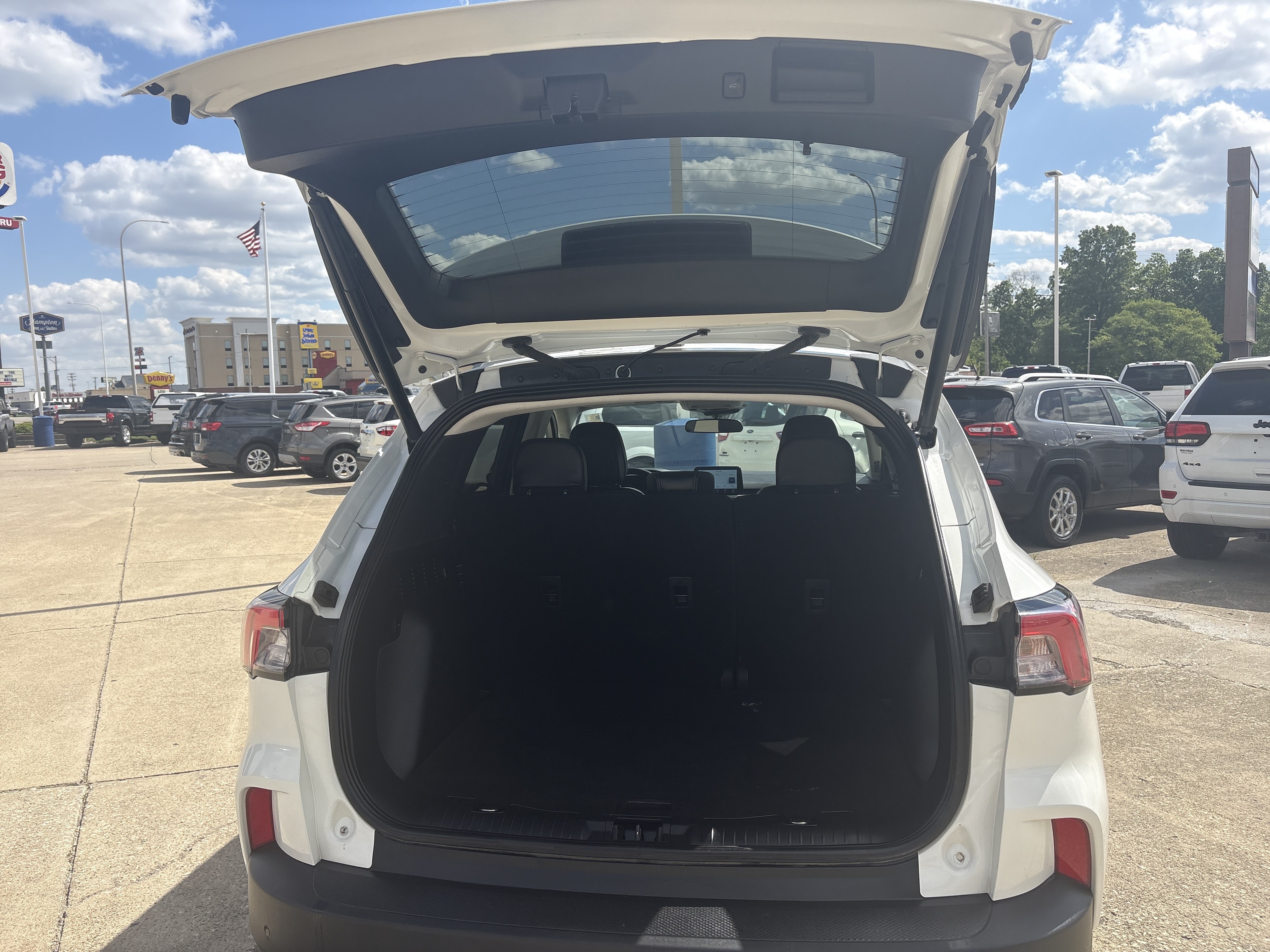 Used 2022 Ford Escape SEL FWD image 5