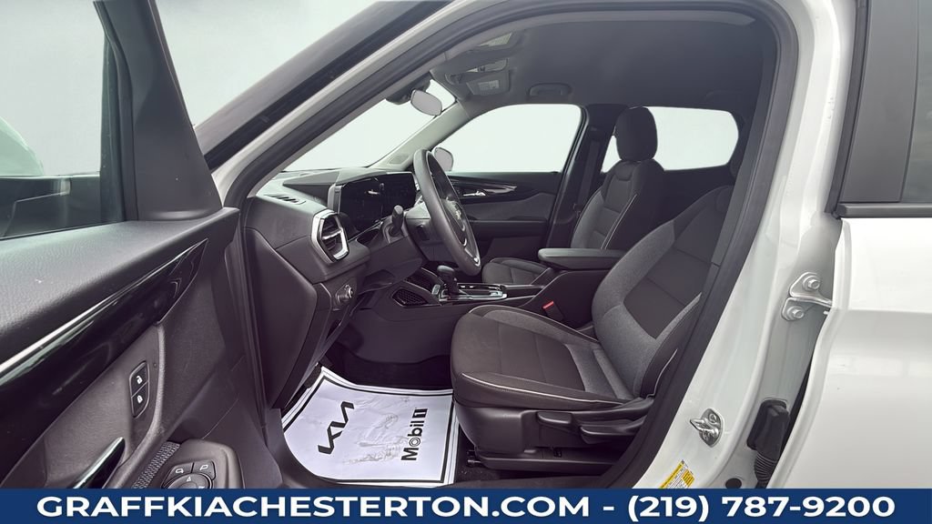 Used 2025 Chevrolet TrailBlazer LT AWD/4WD image 21