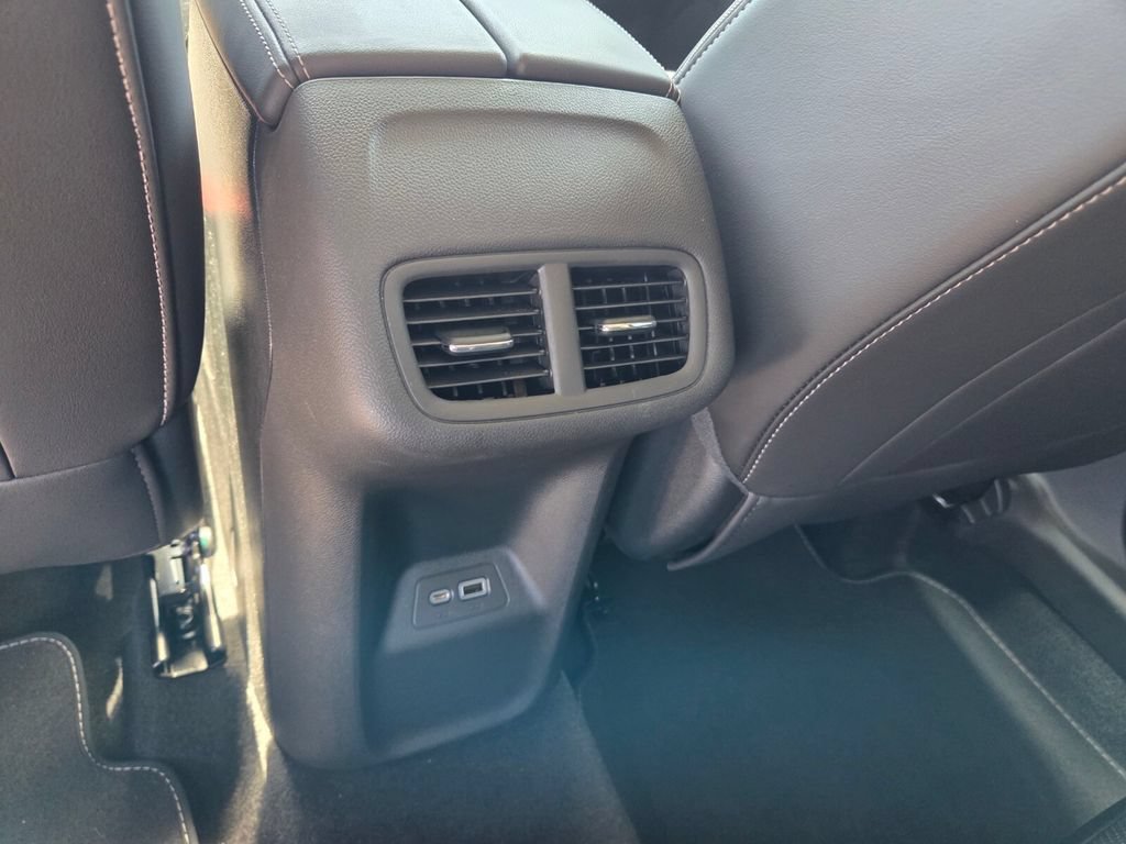 Used 2023 Buick Envision Essence AWD/4WD image 7