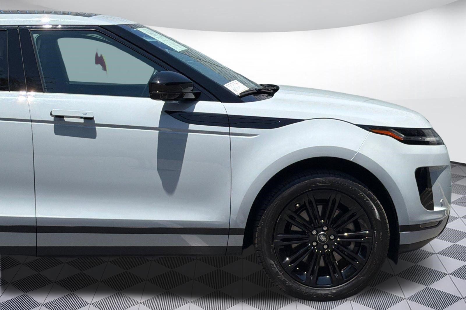 Used 2024 Land Rover Range Rover Evoque S AWD/4WD image 37