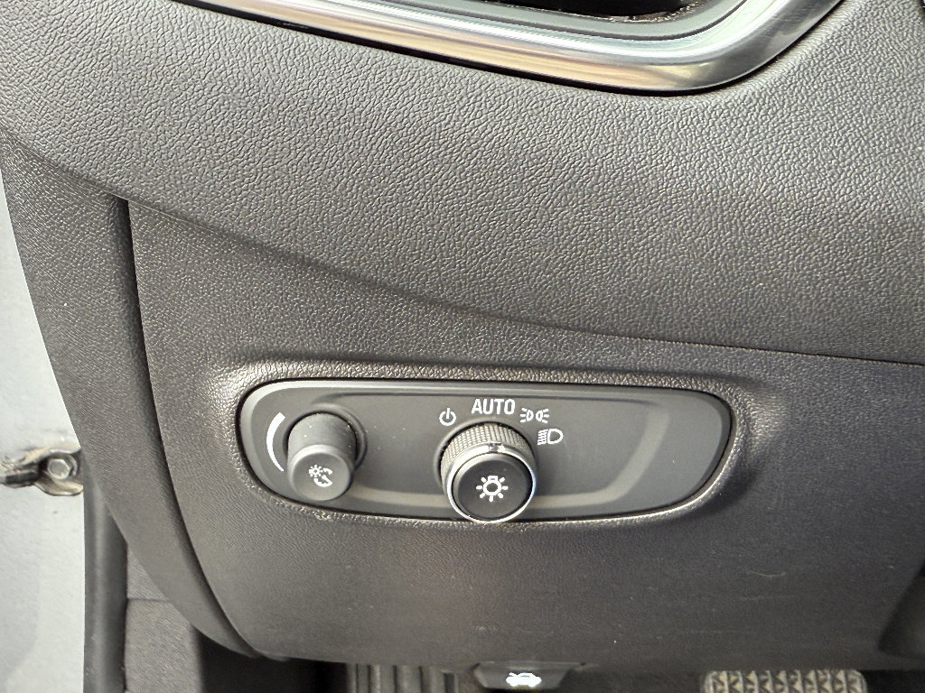 Used 2024 Chevrolet Equinox LT AWD/4WD image 16