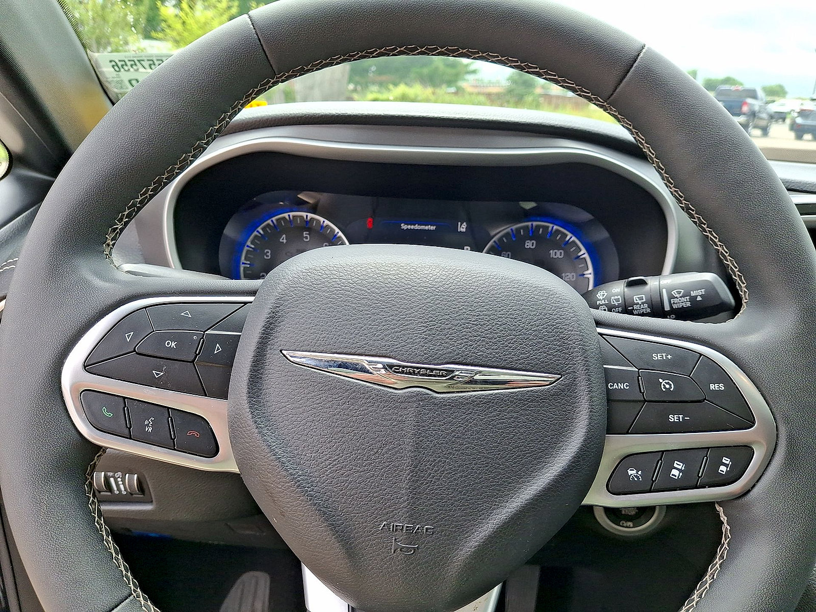 Used 2025 Chrysler Pacifica Select FWD image 16
