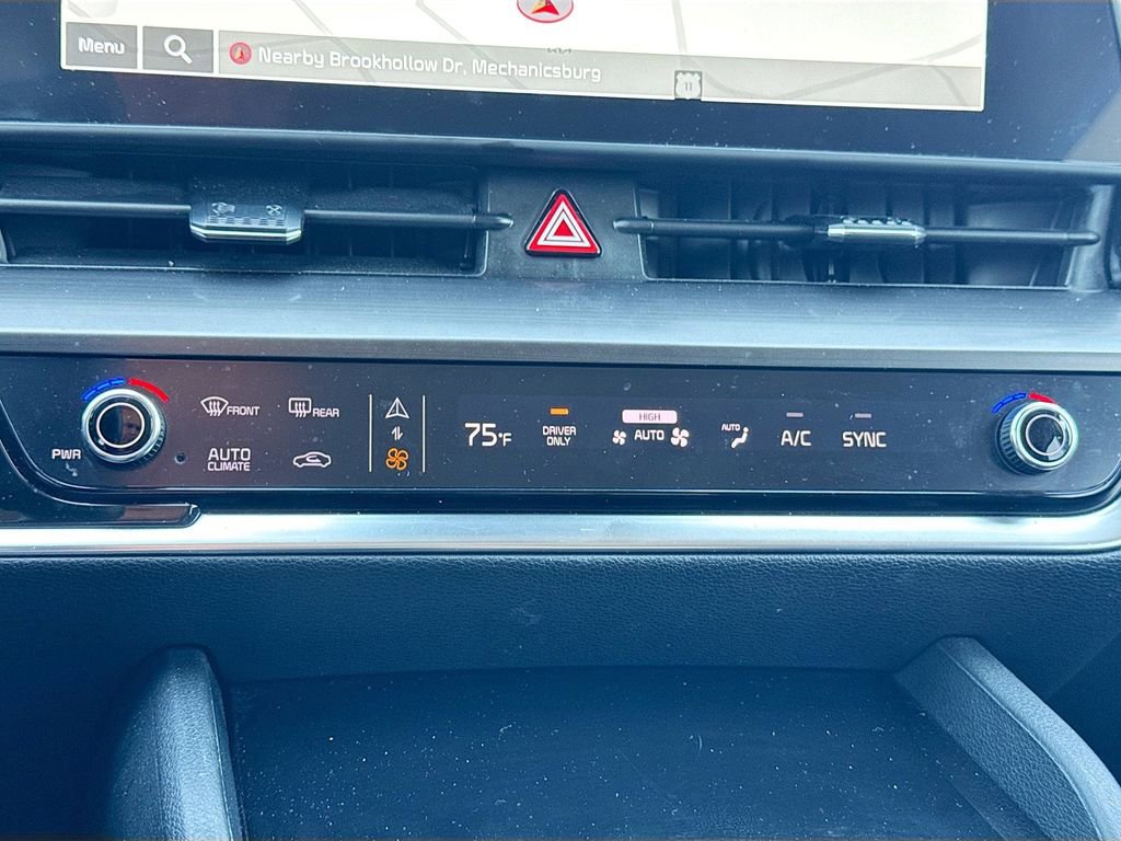 Certified 2023 Kia Sportage EX AWD/4WD image 18