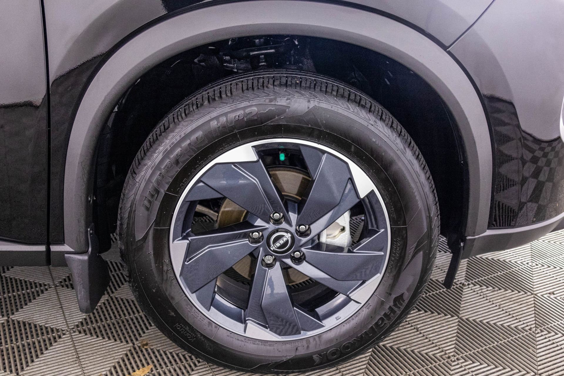 Used 2024 Nissan Rogue SV w/ SV Premium Package image 48