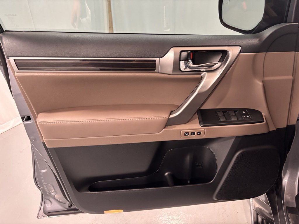 Used 2023 Lexus GX 460 Premium image 15