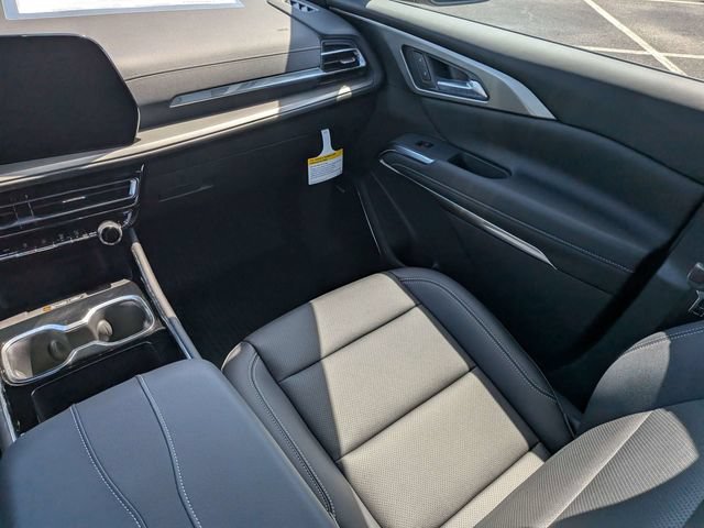 New 2026 Chevrolet Traverse LT w/ Enhanced Driving Package FWD image 17