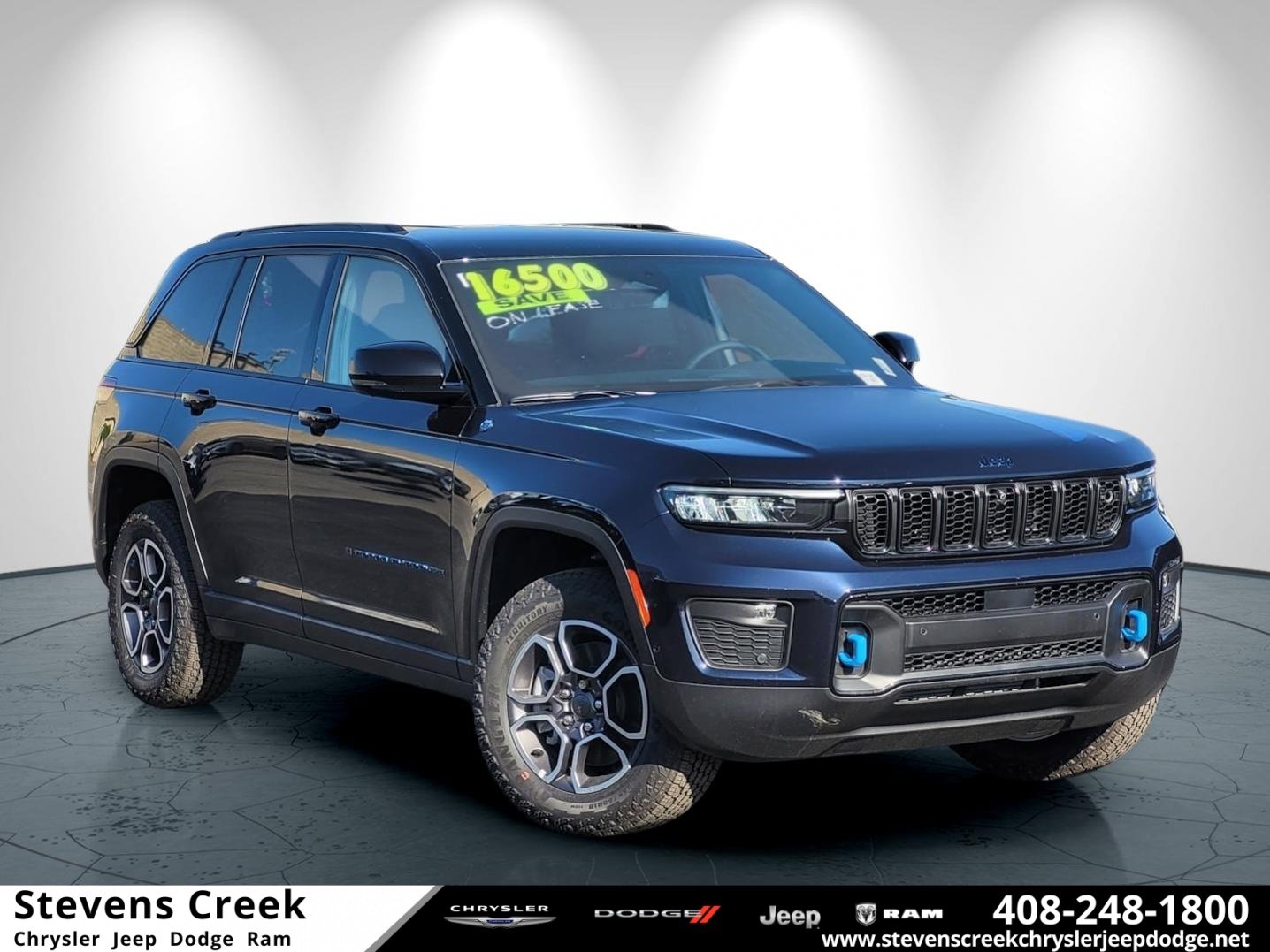 New 2023 Jeep Grand Cherokee Trailhawk w/ Advanced Protech Group II
