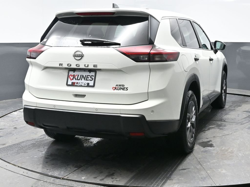 Used 2024 Nissan Rogue S image 12