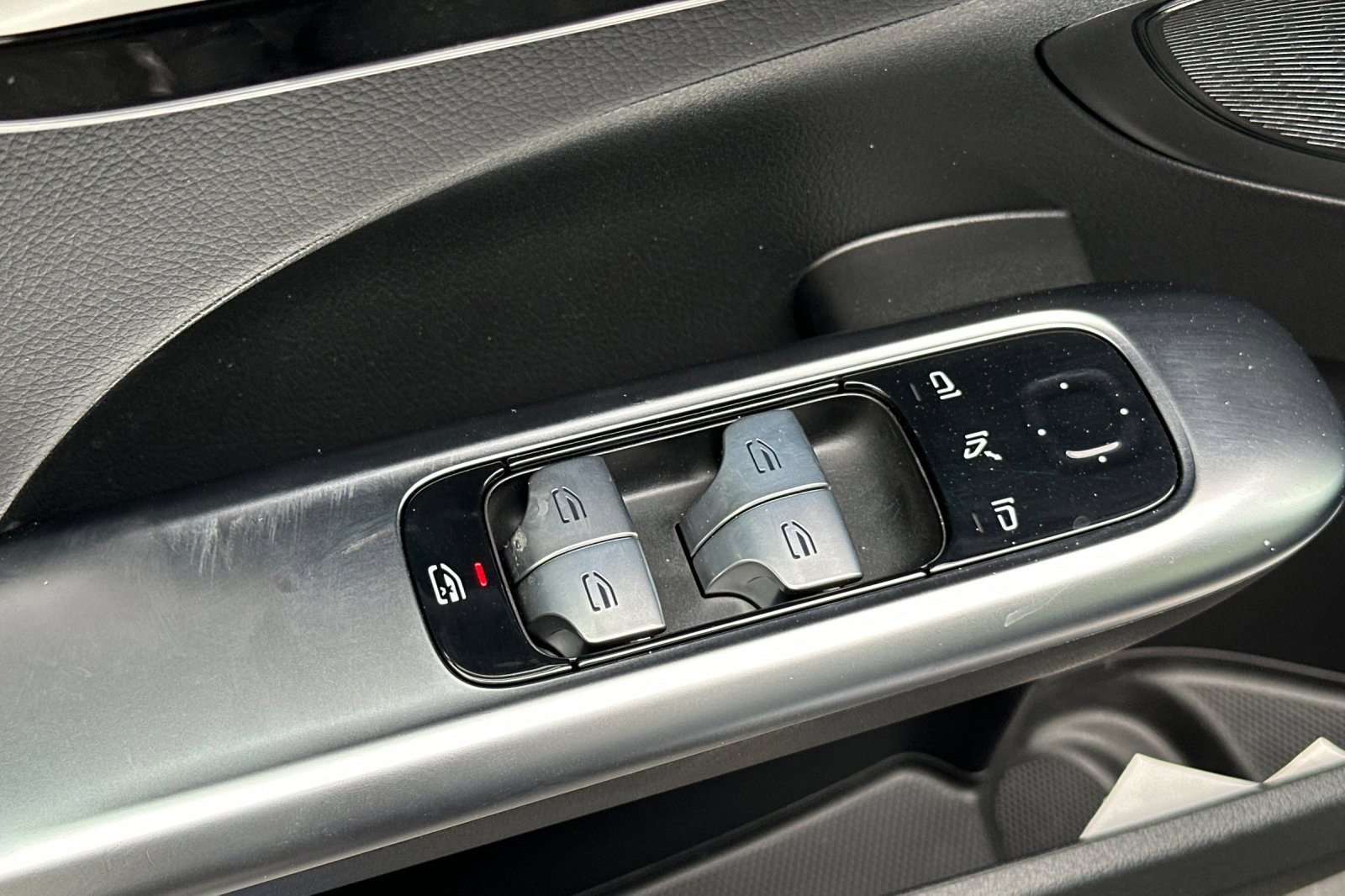 Certified 2025 Mercedes-Benz C 300 Sedan image 12